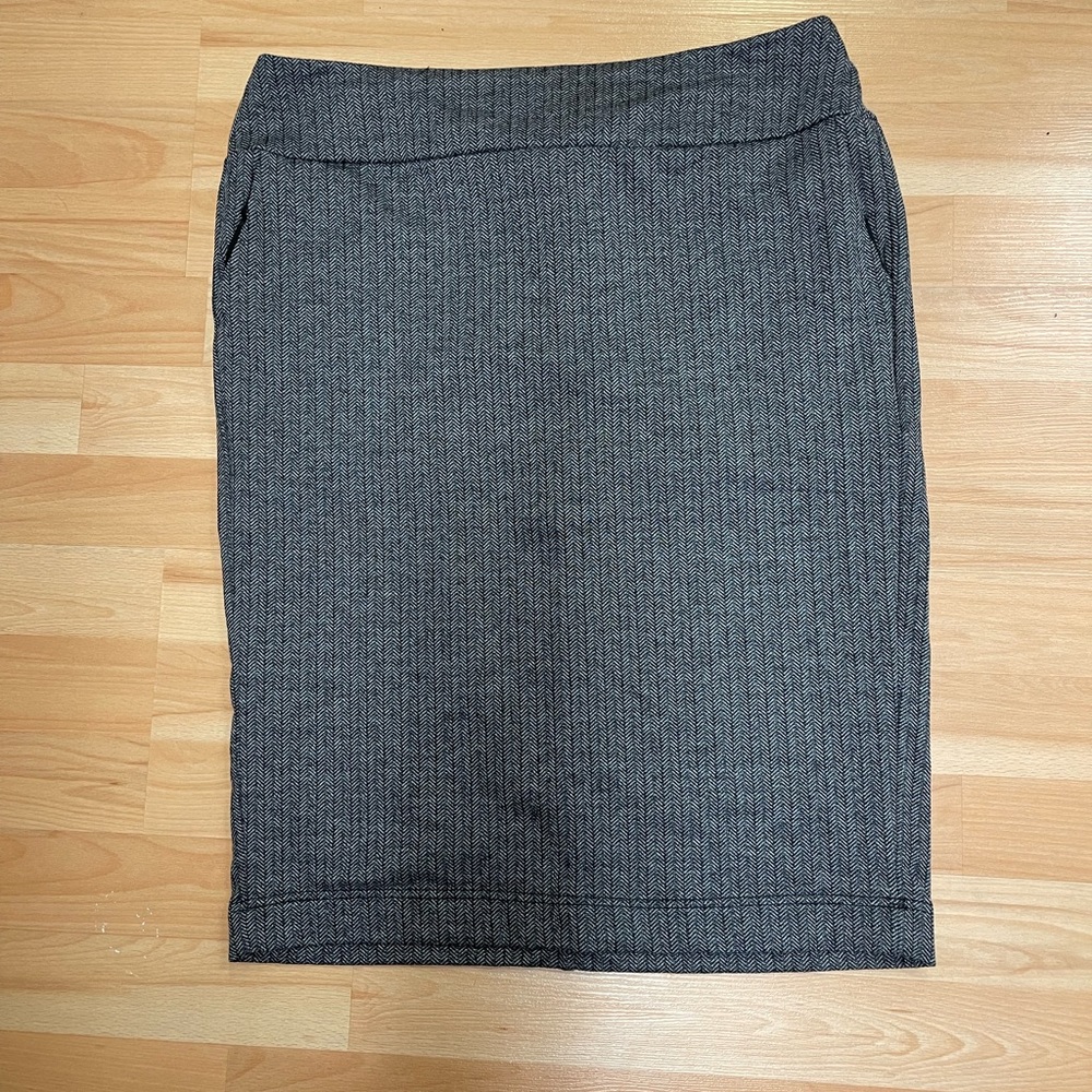 Leze the Label Skirt